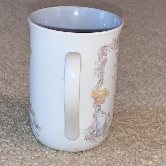 Vintage Precious Moments Lisa Name Mug, 1989 - Picture 3 of 12